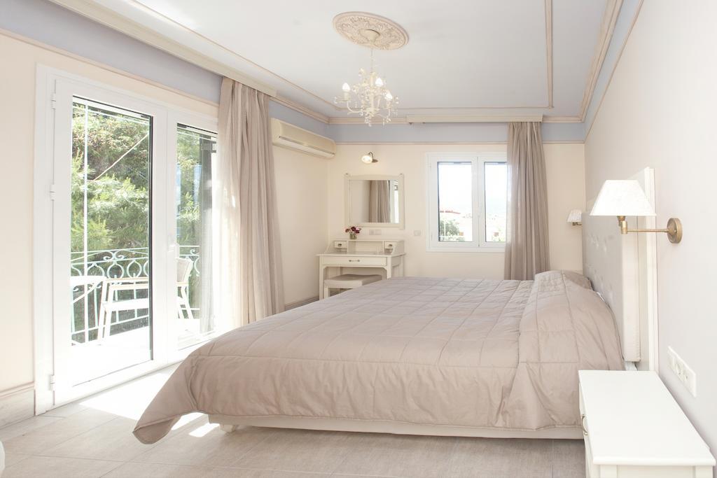 Tina'S House Aparthotel Pylos Exterior foto